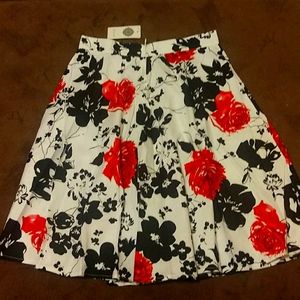 MUSEVER Skirt (NWT)